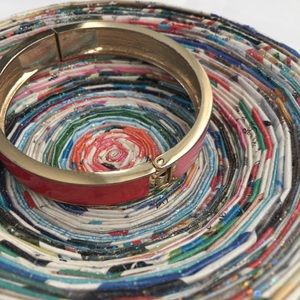 Pink and red clasp bracelet